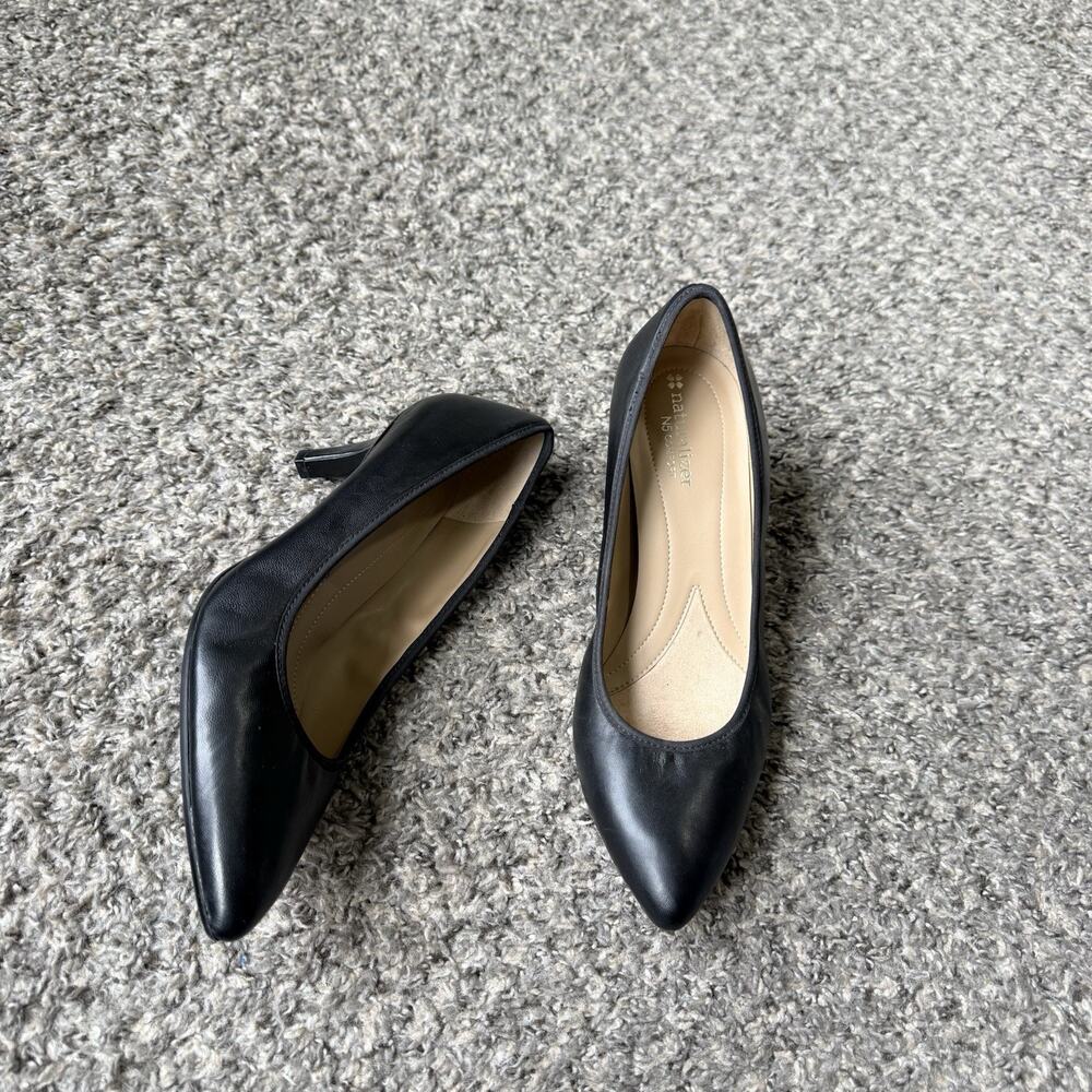 Naturalizer N5 Comfort Oden Classic Black Low Heels Pumps 9 Pointed Toe